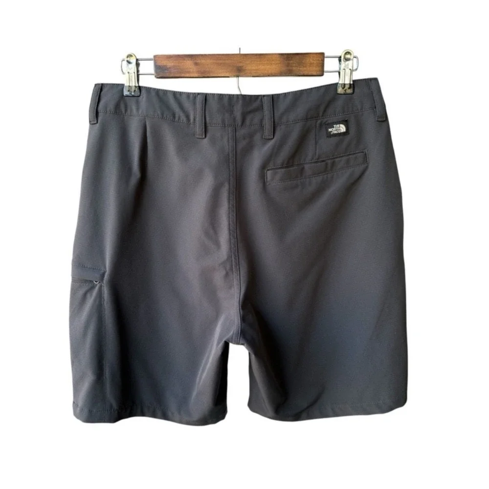 The North Face Mens Shorts Paramount Active Asphalt Grey Hiking Active Size 32